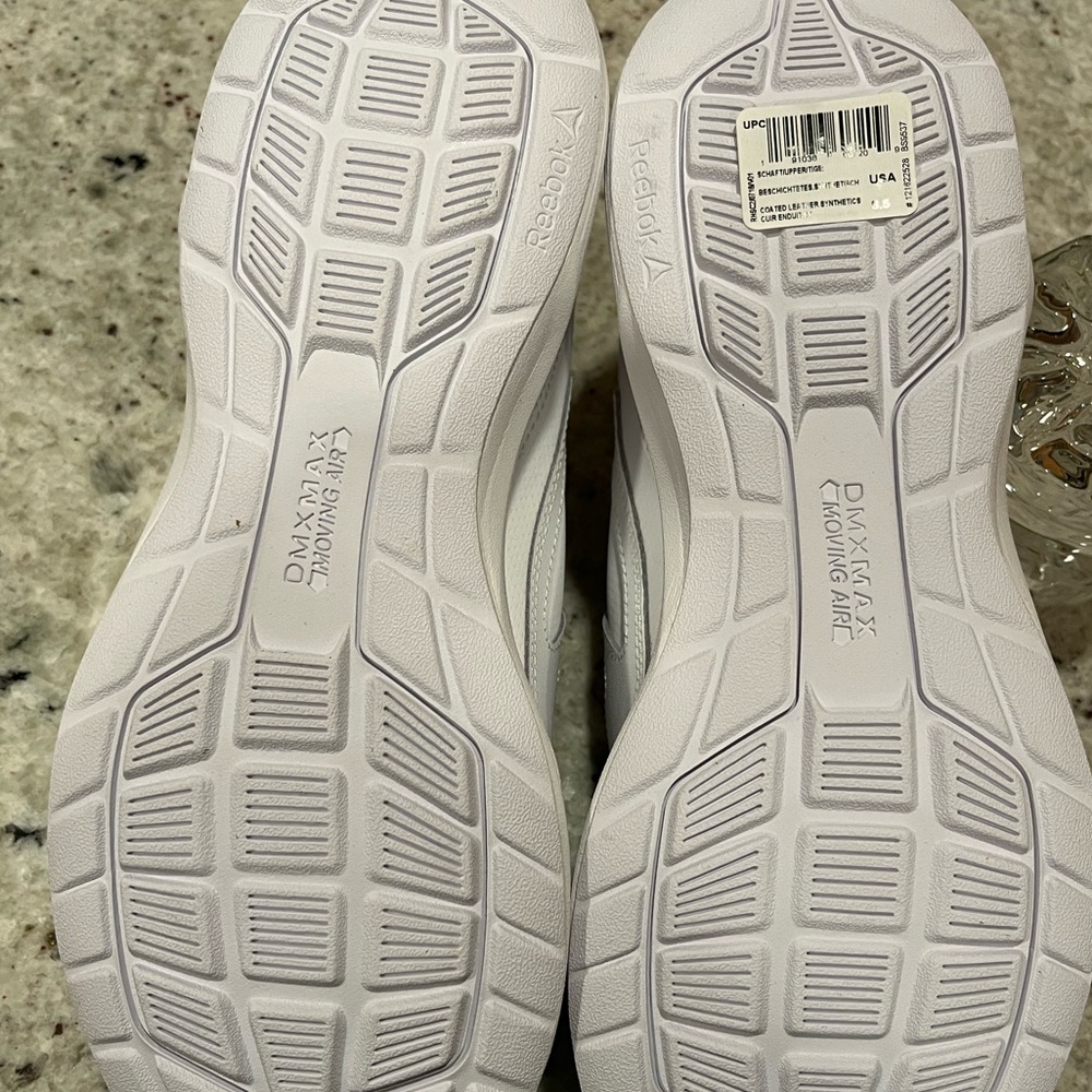 NEW, NEVER WORN, IN BOX. Men’s White Reebok, 8.5, WALK ULTRA 6 DMX MAX 2E - Picture 3 of 7